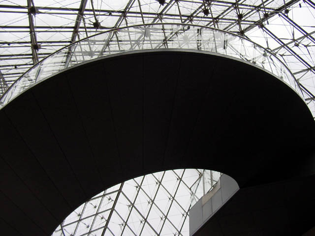 louvre stairs